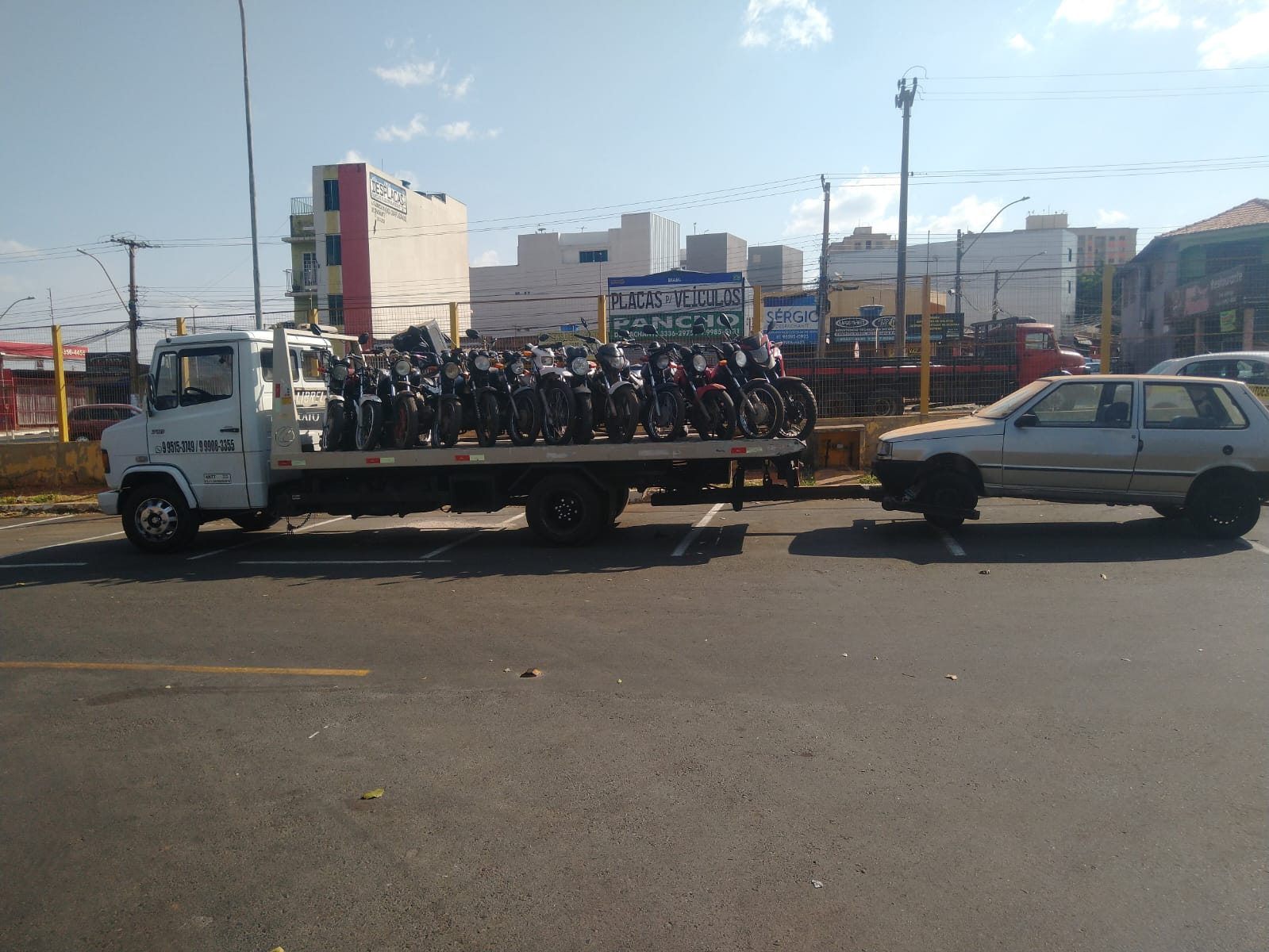 Reboque de carros e motos